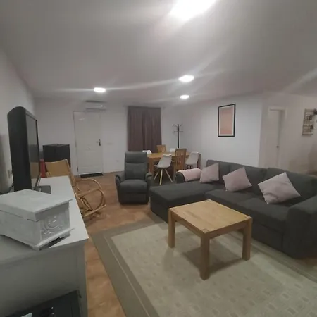 El Madrono De La Encantada *